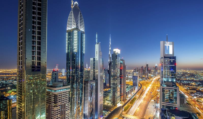 الإمارات تتصدر قائمة التوقعات العربية بنمو يصل إلى 4.9٪ بدعم موارد طبيعية