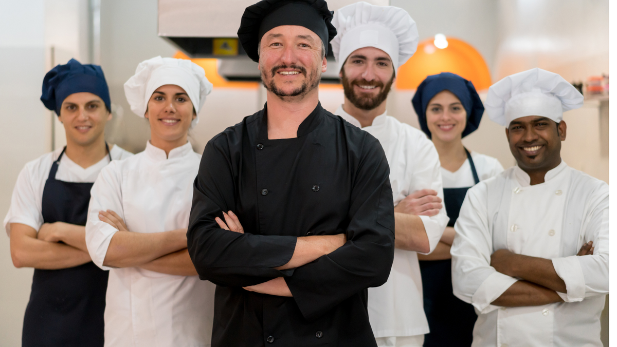 مطاعم إماراتية تعلن عن احتياجها لشيفات الحلويات والمخبوزات… وظائف بامتيازات عالية للعرب